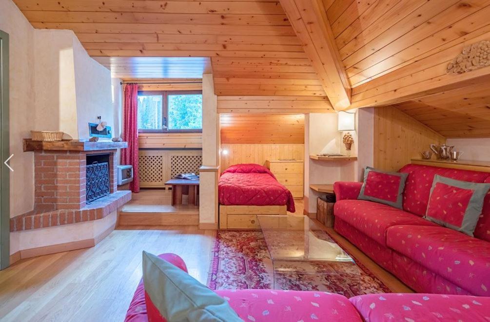 Ferienwohnung Deliziosa Mansarda Ai Piedi Della Pista 3Tre Madonna Exterior foto