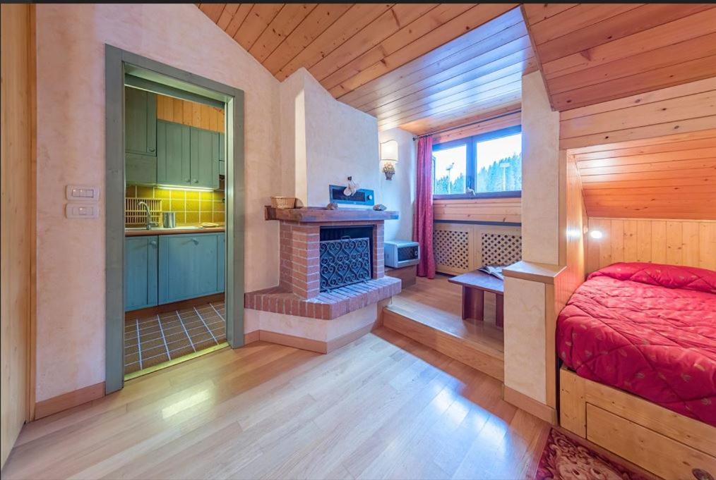 Ferienwohnung Deliziosa Mansarda Ai Piedi Della Pista 3Tre Madonna Exterior foto