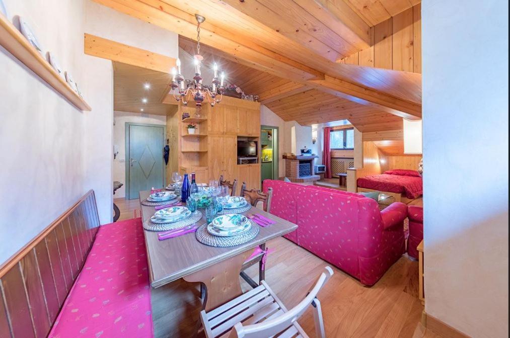 Ferienwohnung Deliziosa Mansarda Ai Piedi Della Pista 3Tre Madonna Exterior foto