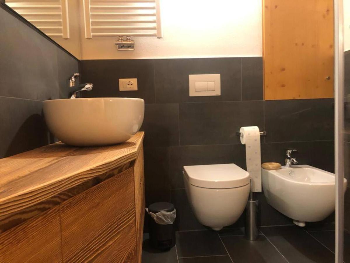 Ferienwohnung Deliziosa Mansarda Ai Piedi Della Pista 3Tre Madonna Exterior foto