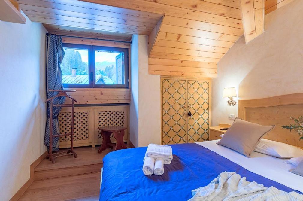 Ferienwohnung Deliziosa Mansarda Ai Piedi Della Pista 3Tre Madonna Exterior foto